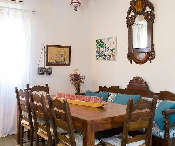 Traditional Mykonian * Ornos (Mykonos)