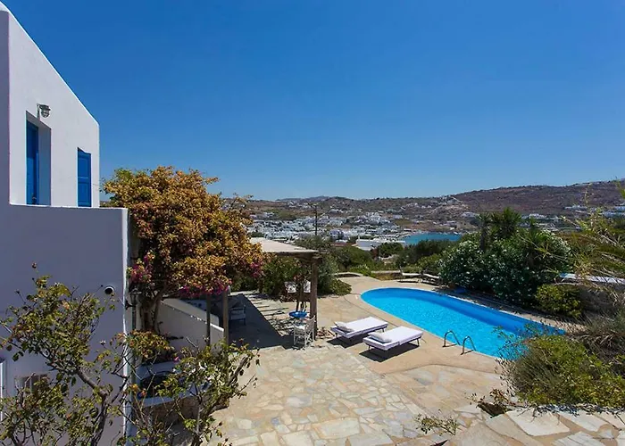 Traditional Mykonian * Ornos (Mykonos)